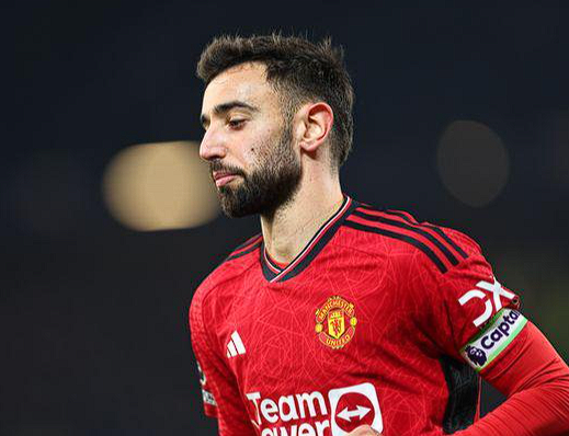 英超激战：曼联、切尔西双双告捷，B费里程碑与帕尔默帽子戏法闪